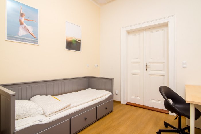 Furnished room in shared apartment with private bathroom Prague 2 New Town