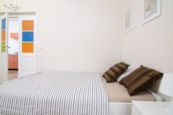 Bright room for rent in Prague 8 - Karlín, fully furnished, near the Florenc metro station, close to the center