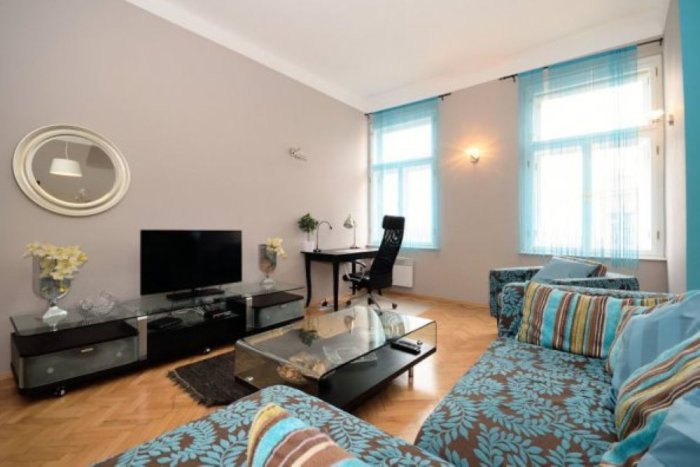 Nice spacious fully furnished 1-bedroom apartment (2+kk), Na Bojišti, Prague 2 – New Town