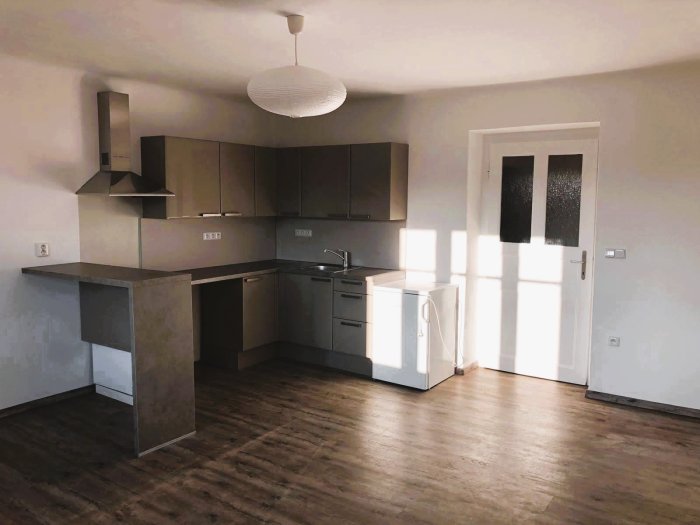 Pronájem bytu 2+kk po rekonstrukci, Praha 10 – Strašnice