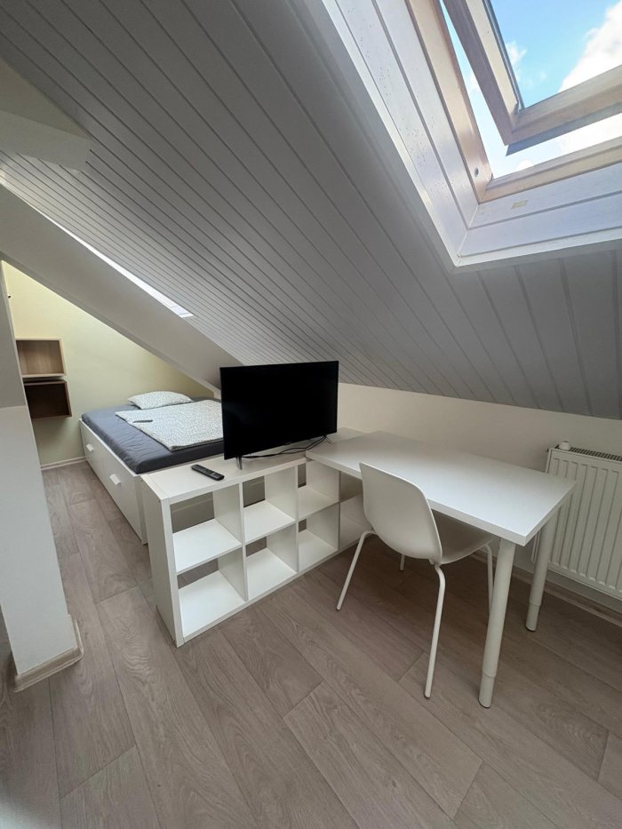 Rent of furnished attic apartment 1+kk in Prague 4 - Nusle with quick access to center