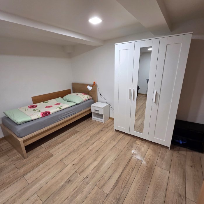 Útulný zařízený byt 1+kk, 23 m², Praha 5 – Jinonice, blízko metra Nové Butovice