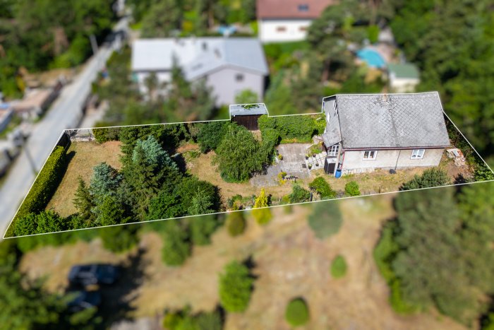 Stavební pozemek 857 m2 s platným stavebním povolením v obci Oleško u Zvole, Praha-západ